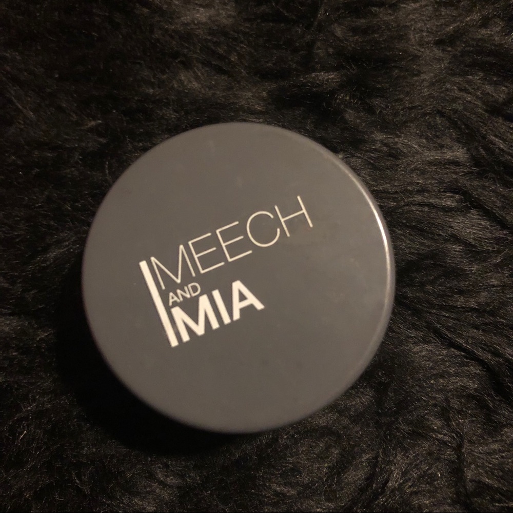 *4for$15* Meech and Mia loose eyeshadow in Purple